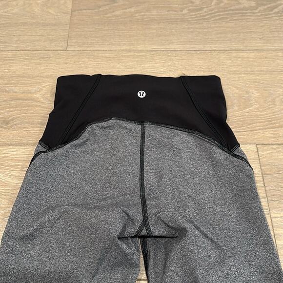 LULULEMON Heathered Black Train Times‎ Crop Active Running Workout Capris Size 4 - Picture 6 of 13